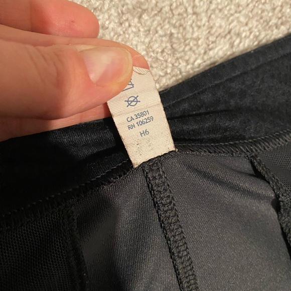 Lululemon Jet Crop (Slim) (Luxtreme 25.5")
Desert Snake Embossed Black - Picture 9 of 9